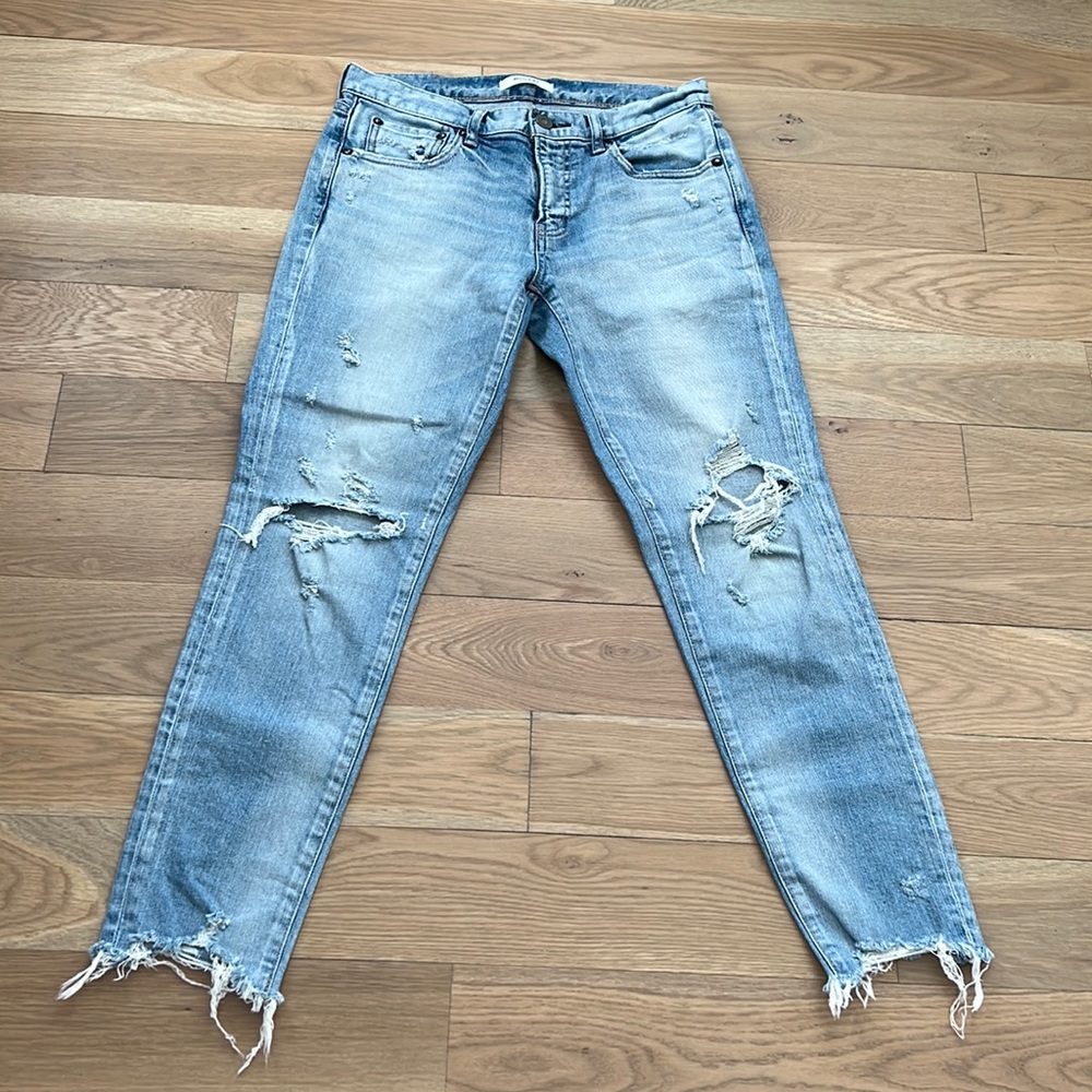Moussy Vintage Denim “Altawoods” Distressed Skinny Jean Size 27